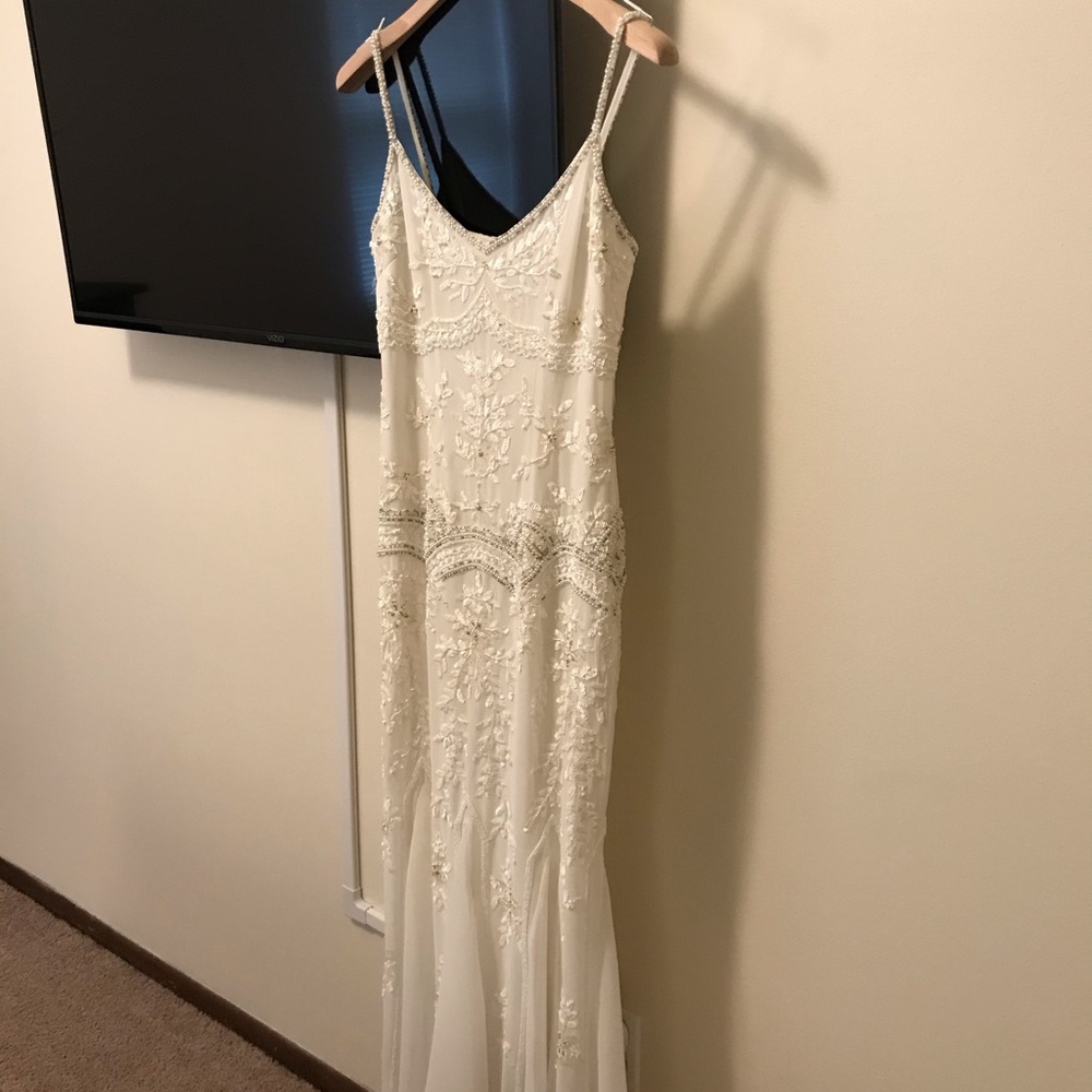 Beautiful white BHLDN “Naomi” wedding dress size 4